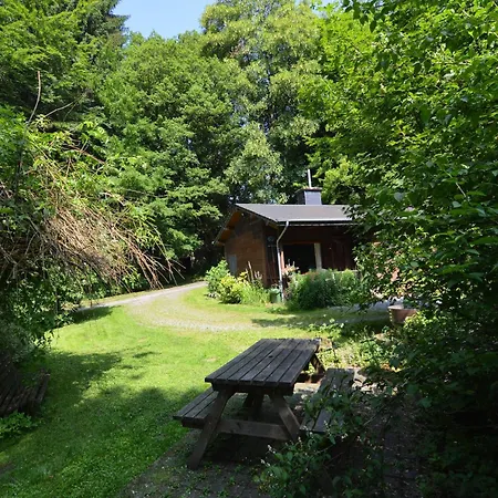 Forest With Ponds בקתה